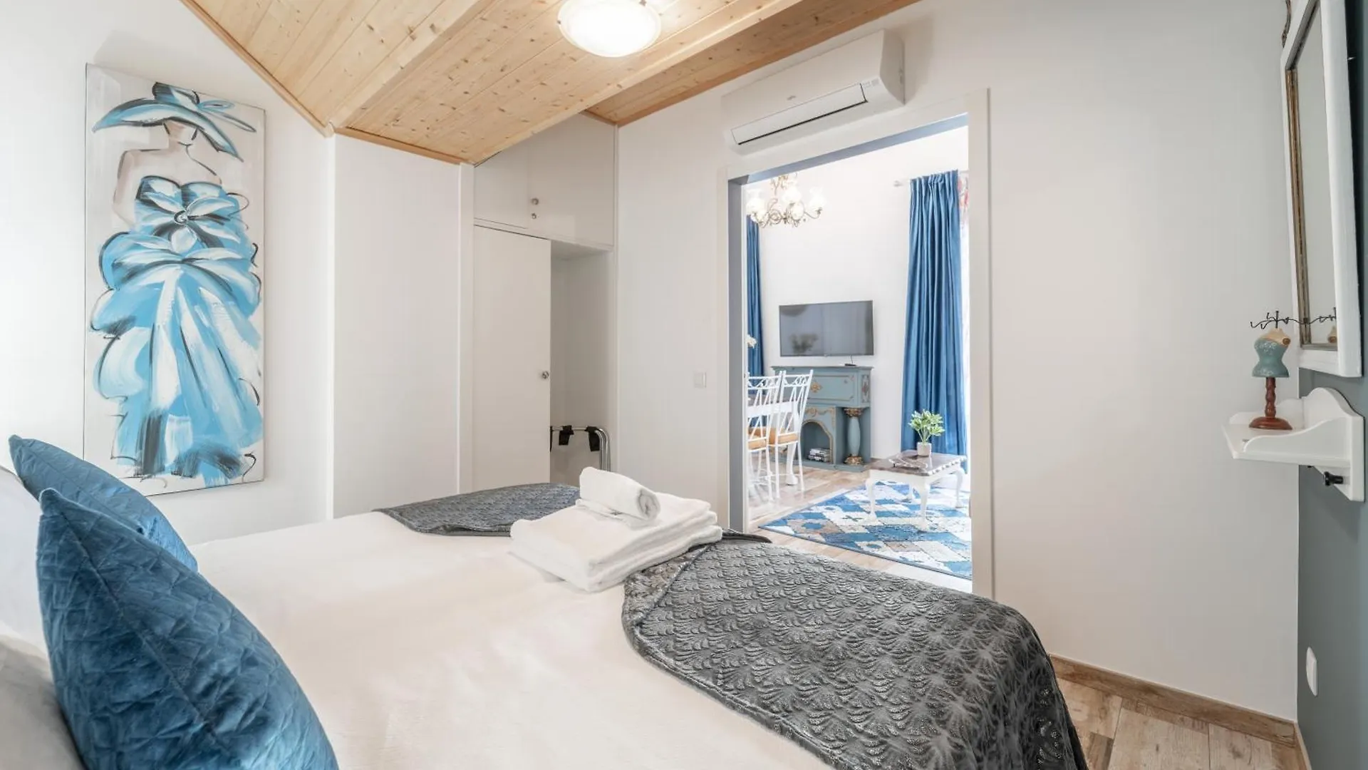 Main Street Apartments By Raspberry Cascade Distrikt Distrikt Faro